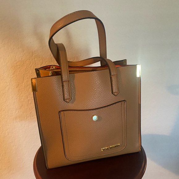 Like NEW!!  Steve Madden tote - Picture 2 of 12